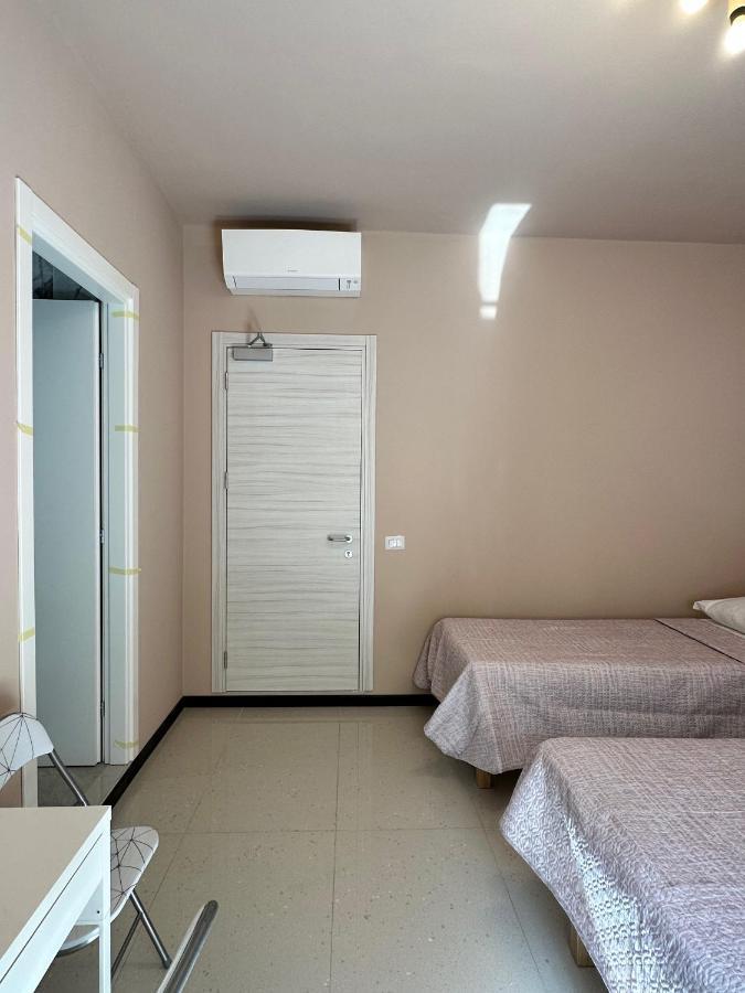Giramondo Apartment Centrale Milan Bagian luar foto