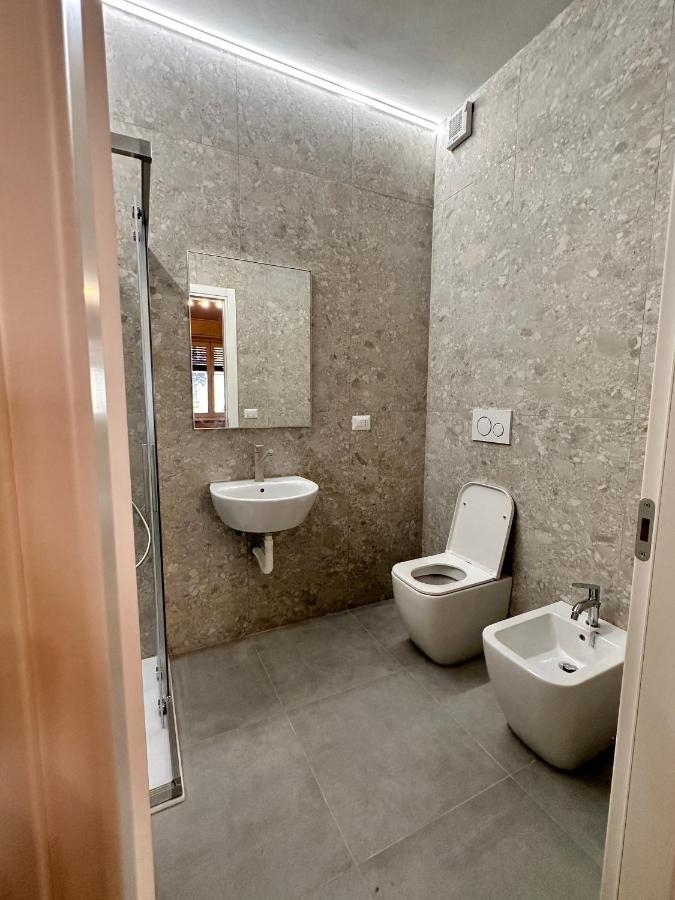 Giramondo Apartment Centrale Milan Bagian luar foto